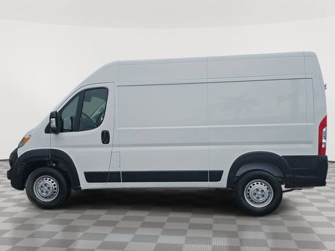 Used 2025 RAM ProMaster 2500 w/ Convenience Group FWD image 5