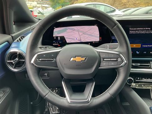 Used 2024 Chevrolet Equinox EV LT FWD image 36