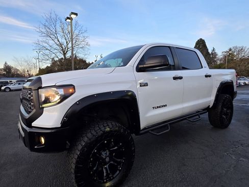 Used 2019 Toyota Tundra SR5 w/ SR5 Upgrade Package image 3