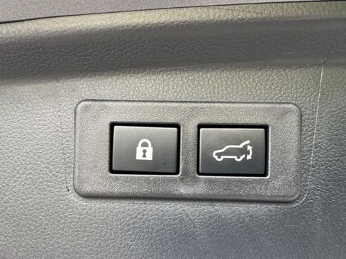 Used 2025 Subaru Outback Premium image 23