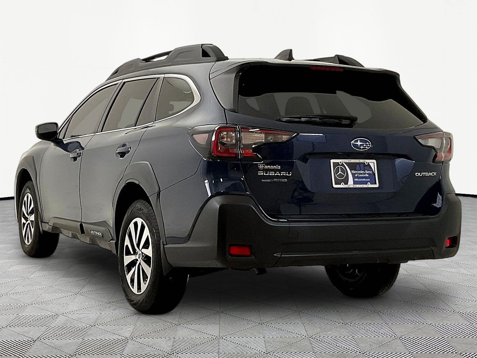 Used 2025 Subaru Outback Premium AWD/4WD image 4