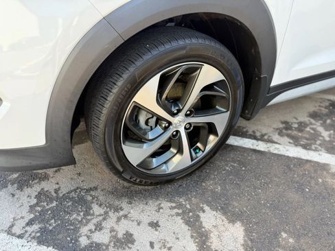 Used 2018 Hyundai Tucson Value AWD/4WD image 9