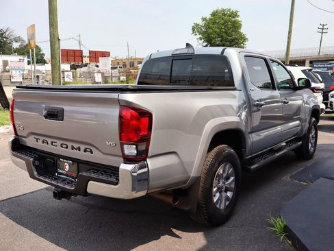 Used 2019 Toyota Tacoma SR5 AWD/4WD image 8
