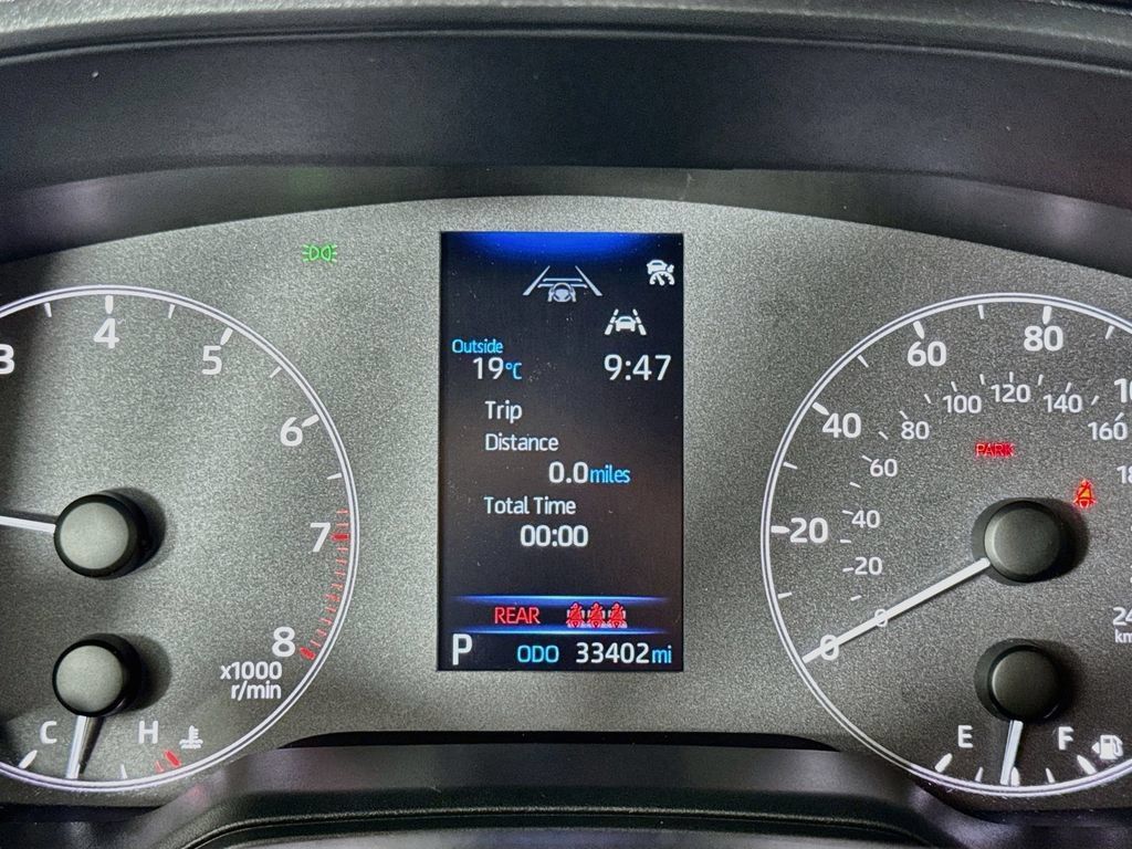 Used 2025 Toyota Corolla Cross LE AWD/4WD image 6