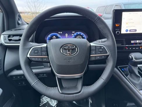 Used 2025 Toyota Sienna Limited AWD/4WD image 27
