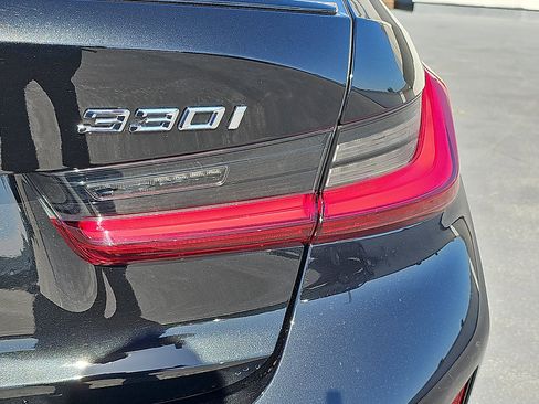 Used 2025 BMW 330i xDrive Sedan w/ M Sport Package AWD/4WD image 34