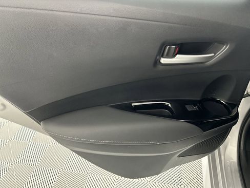 Used 2021 Toyota Corolla SE FWD image 30