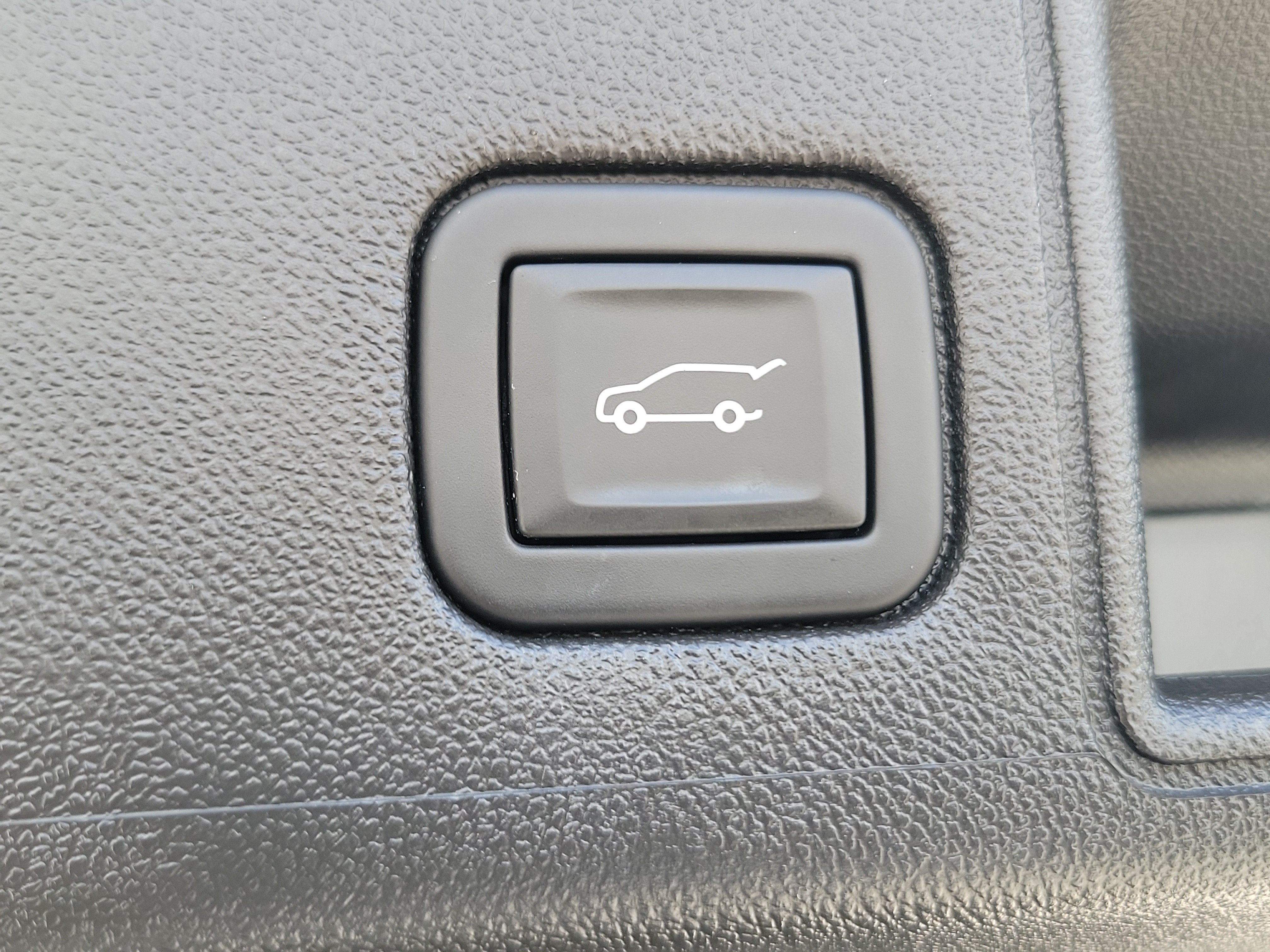 Used 2024 GMC Terrain SLT FWD image 17