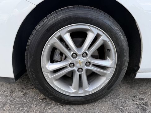 Used 2017 Chevrolet Cruze LT FWD image 26