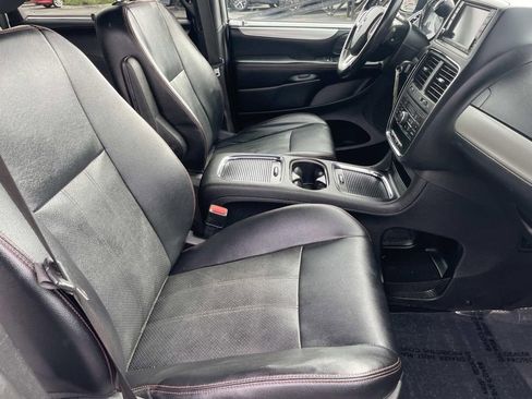 Used 2019 Dodge Grand Caravan GT image 26