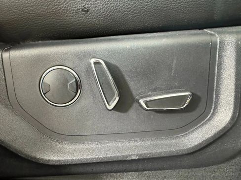 Used 2018 Ford F150 Lariat w/ Equipment Group 502A Luxury AWD/4WD image 37