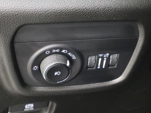 Used 2023 Jeep Grand Cherokee Limited AWD/4WD image 22