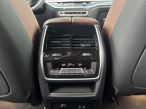 Used 2026 BMW X7 xDrive40i w/ M Sport Package AWD/4WD image 49