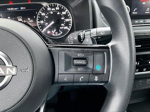 Used 2023 Nissan Rogue SV image 19