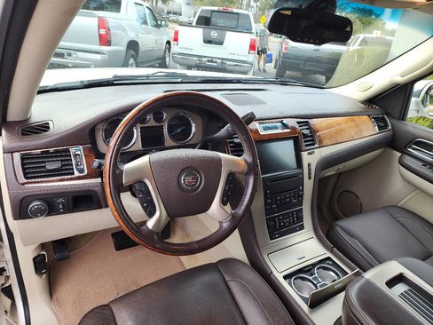 Used 2009 Cadillac Escalade Platinum image 19