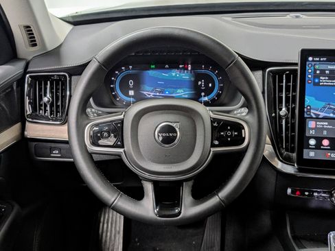 Used 2025 Volvo XC90 B5 Plus w/ Protection Package Premier image 35