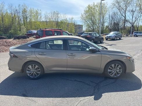 New 2026 Nissan Sentra SL w/ Floor Mat Package FWD image 4
