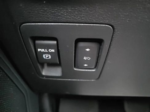 Used 2020 Ford F150 XLT w/ Equipment Group 302A Luxury AWD/4WD image 33