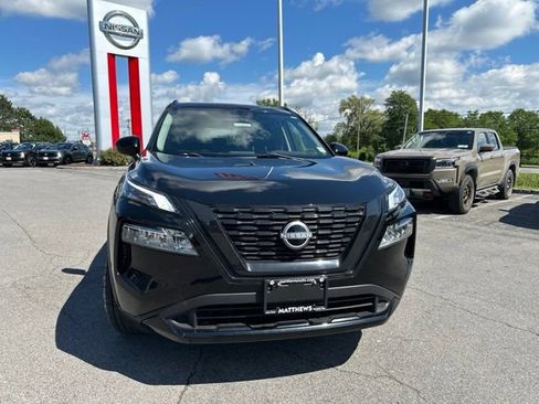 Certified 2023 Nissan Rogue SV w/ SV Premium B Package AWD/4WD image 9