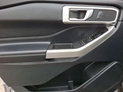 Used 2022 Ford Explorer XLT w/ Equipment Group 202A image 14