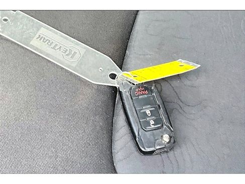 Used 2015 Jeep Renegade Trailhawk image 12