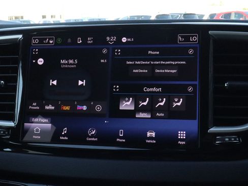 Used 2024 Chrysler Pacifica Touring-L FWD image 24