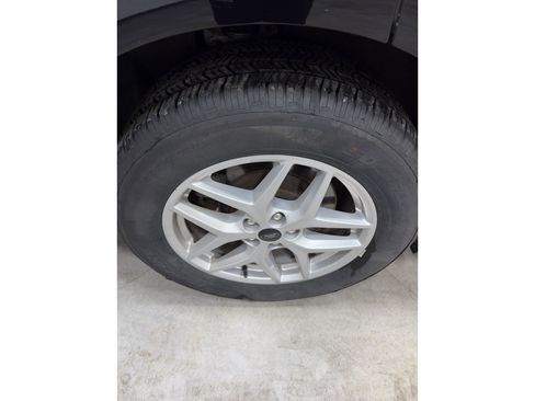 Certified 2024 Ford Edge SEL image 8