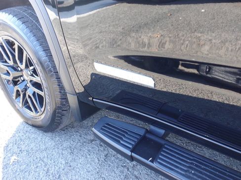 Used 2023 GMC Sierra 1500 Elevation image 12