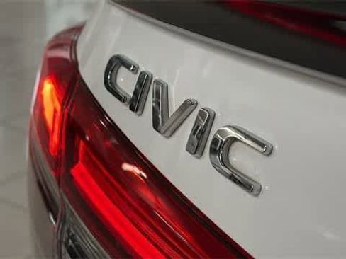 Used 2022 Honda Civic Sport image 10