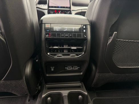 Used 2022 Jeep Grand Cherokee L Limited image 31