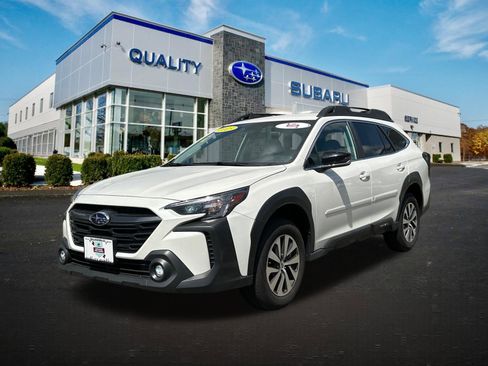 Certified 2025 Subaru Outback Premium AWD/4WD image 1