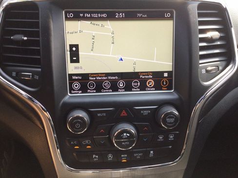 Used 2018 Jeep Grand Cherokee Altitude AWD/4WD image 37