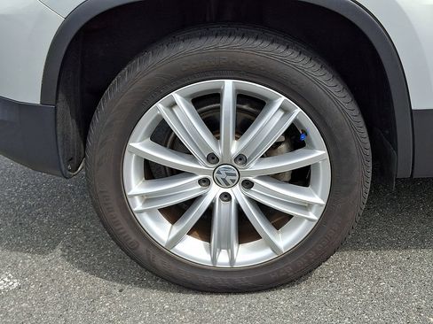 Used 2013 Volkswagen Tiguan SE FWD image 8