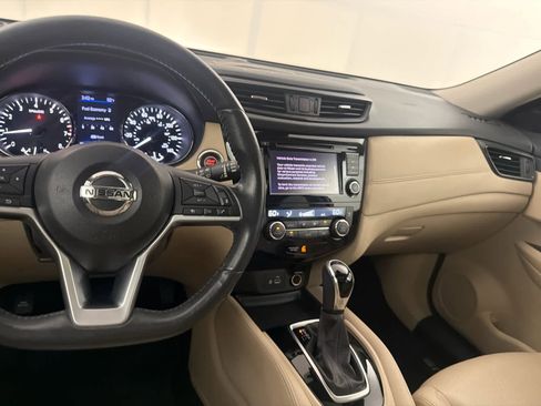 Used 2018 Nissan Rogue SL w/ Premium Package FWD image 18