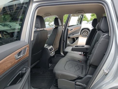 New 2026 Volkswagen Atlas SE FWD image 18