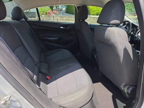 Used 2018 Chevrolet Cruze LS FWD image 16