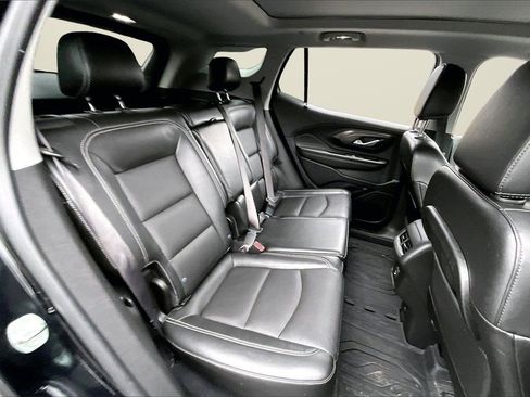 Used 2022 GMC Terrain SLT w/ Infotainment Package II image 24