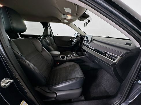 Used 2024 Mitsubishi Outlander SE image 32