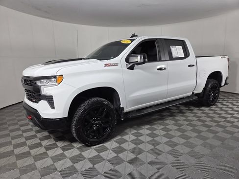 Used 2024 Chevrolet Silverado 1500 LT Trail Boss w/ LT Trail Boss Premium Package AWD/4WD image 9
