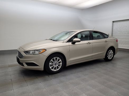 Used 2017 Ford Fusion S image 2