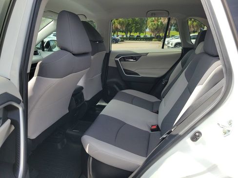 Used 2021 Toyota RAV4 XLE AWD/4WD image 10