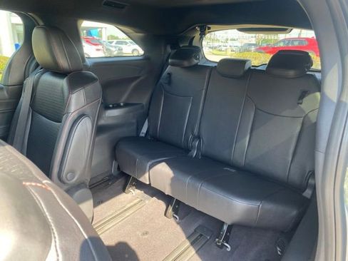 Used 2025 Toyota Sienna XSE FWD image 31