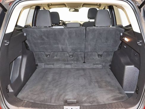 Certified 2019 Ford Escape SE image 32