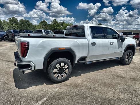 New 2026 GMC Sierra 2500 Denali w/ Denali Reserve Package AWD/4WD image 11