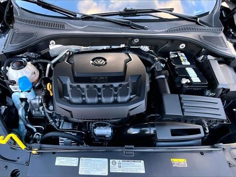 Used 2020 Volkswagen Passat 2.0T R-Line image 9