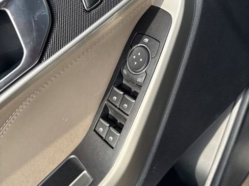 Used 2020 Ford Explorer XLT w/ Equipment Group 202A image 24