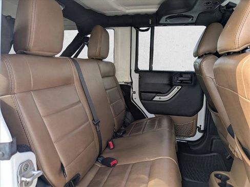 Used 2012 Jeep Wrangler Unlimited Sahara w/ Connectivity Group AWD/4WD image 16