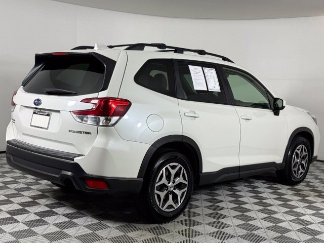 Used 2019 Subaru Forester Premium AWD/4WD image 8
