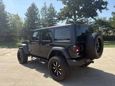 Used 2019 Jeep Wrangler Unlimited Sport S AWD/4WD image 19