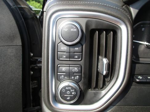 Used 2022 GMC Sierra 3500 Denali w/ Denali Ultimate Package AWD/4WD image 21